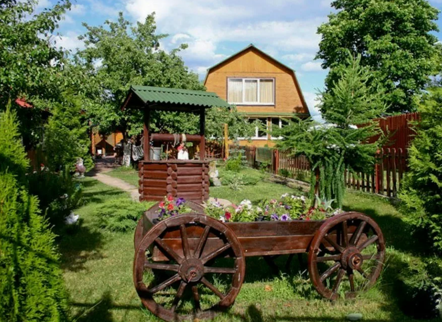 Charming provincial lane and cottage view